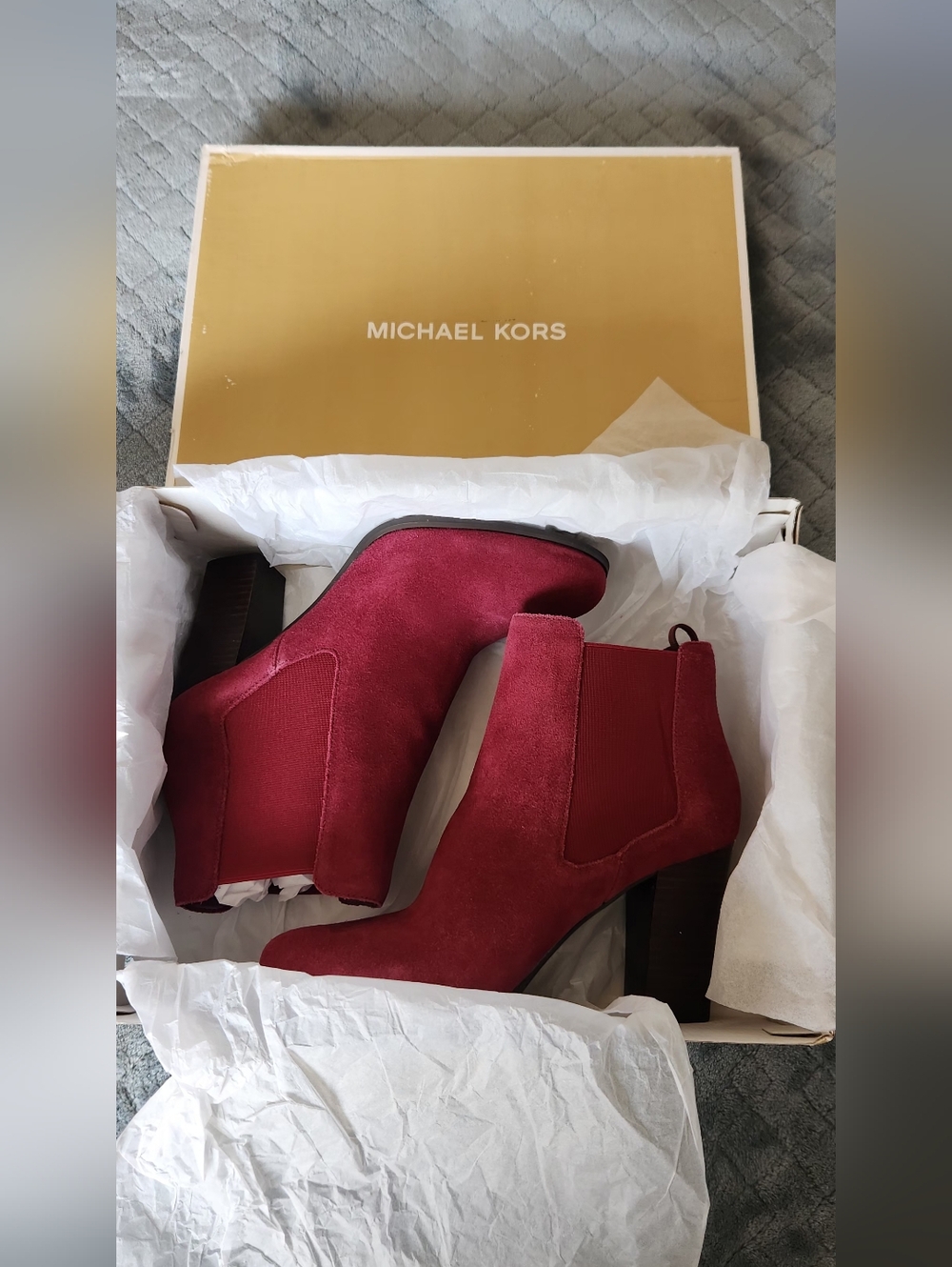 NEW. Michael Kors Burgundy Suede Ankle Booties. Size 9 Medium. NIB. - Picture 8 of 13
